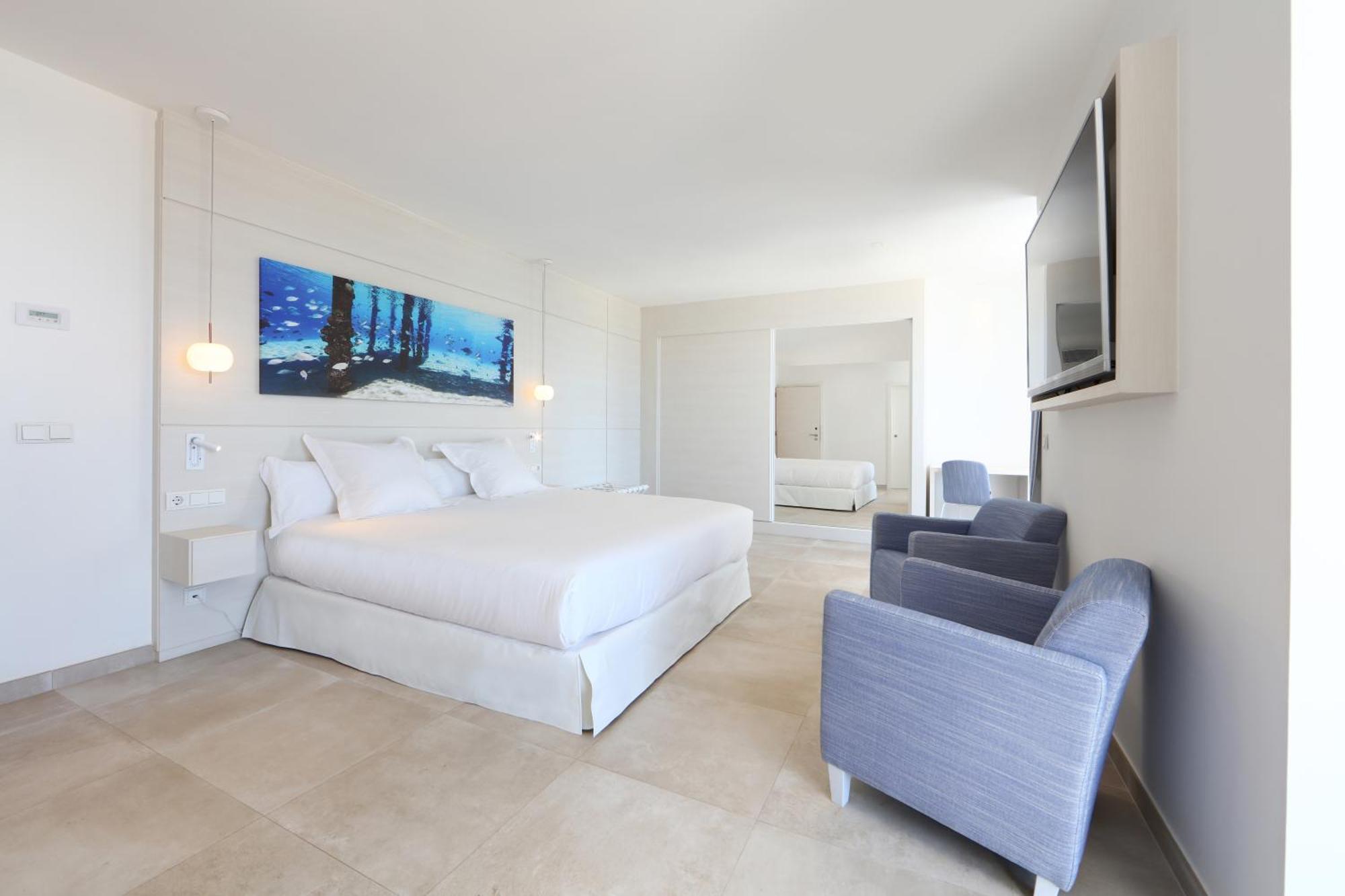 Hotel Iberostar Selection Santa Eulalia Adults-Only Ibiza Santa Eularia des Riu Esterno foto